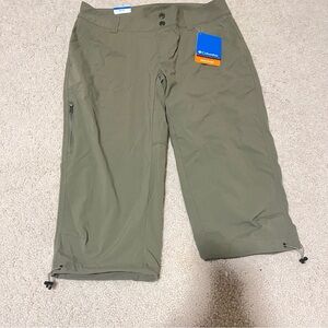 🆕Columbia Sage Green‎ Outdoor Capris SPF-50 Omni-shade Size 8 NWT